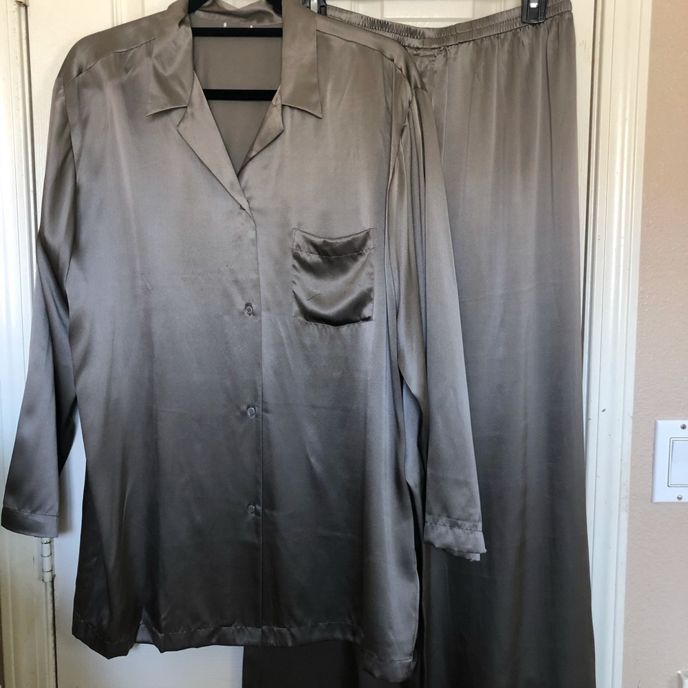 Women’s 100% Silk Pajamas Brand New | Small ONLY
